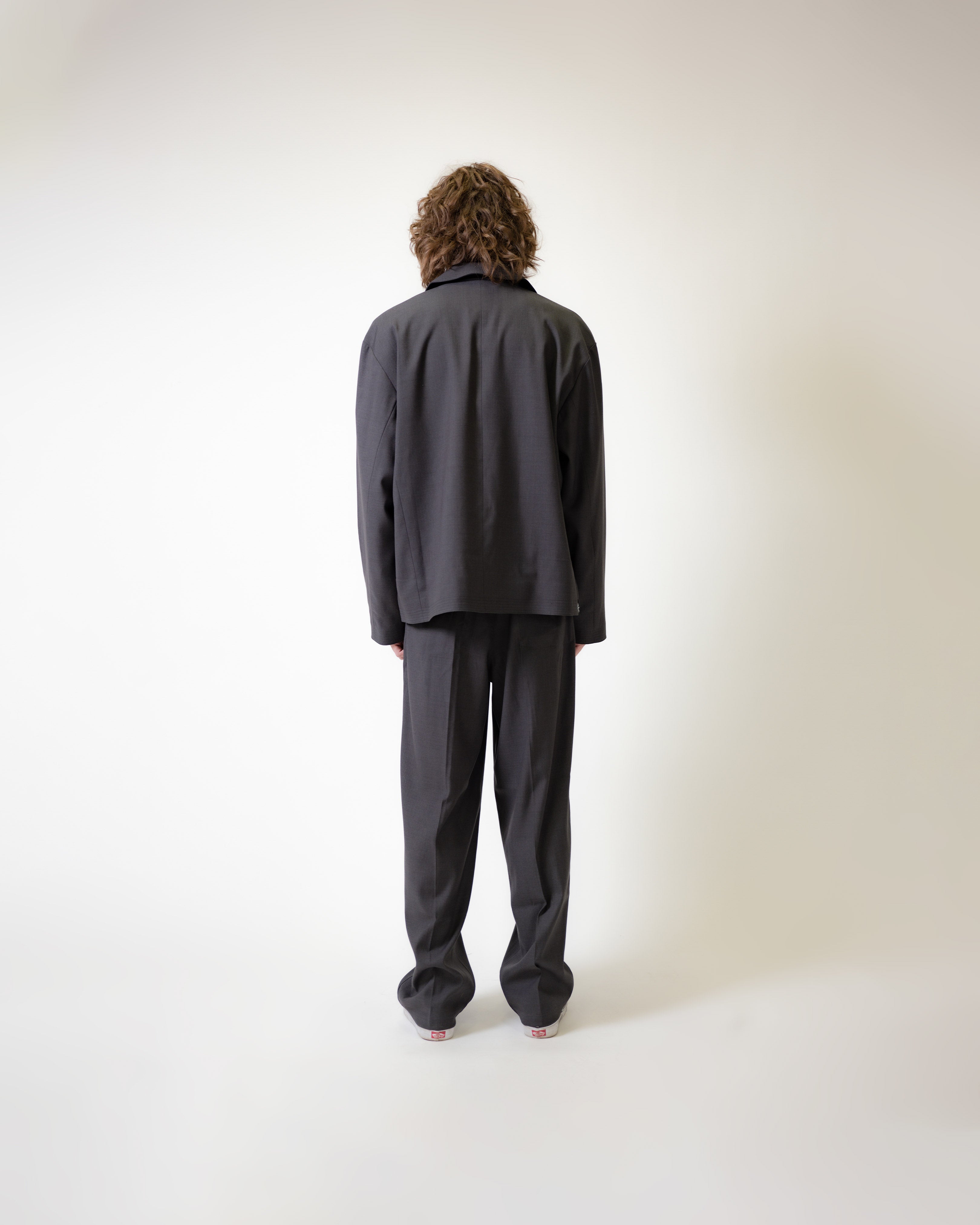 PLEATED SUIT PANT - CHARCOAL