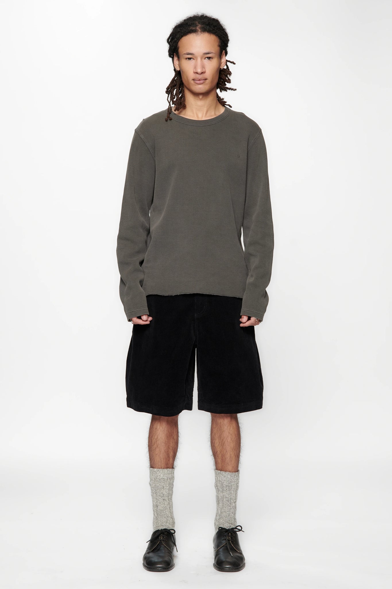 HANG SHORT - VINTAGE BLACK CORDUROY