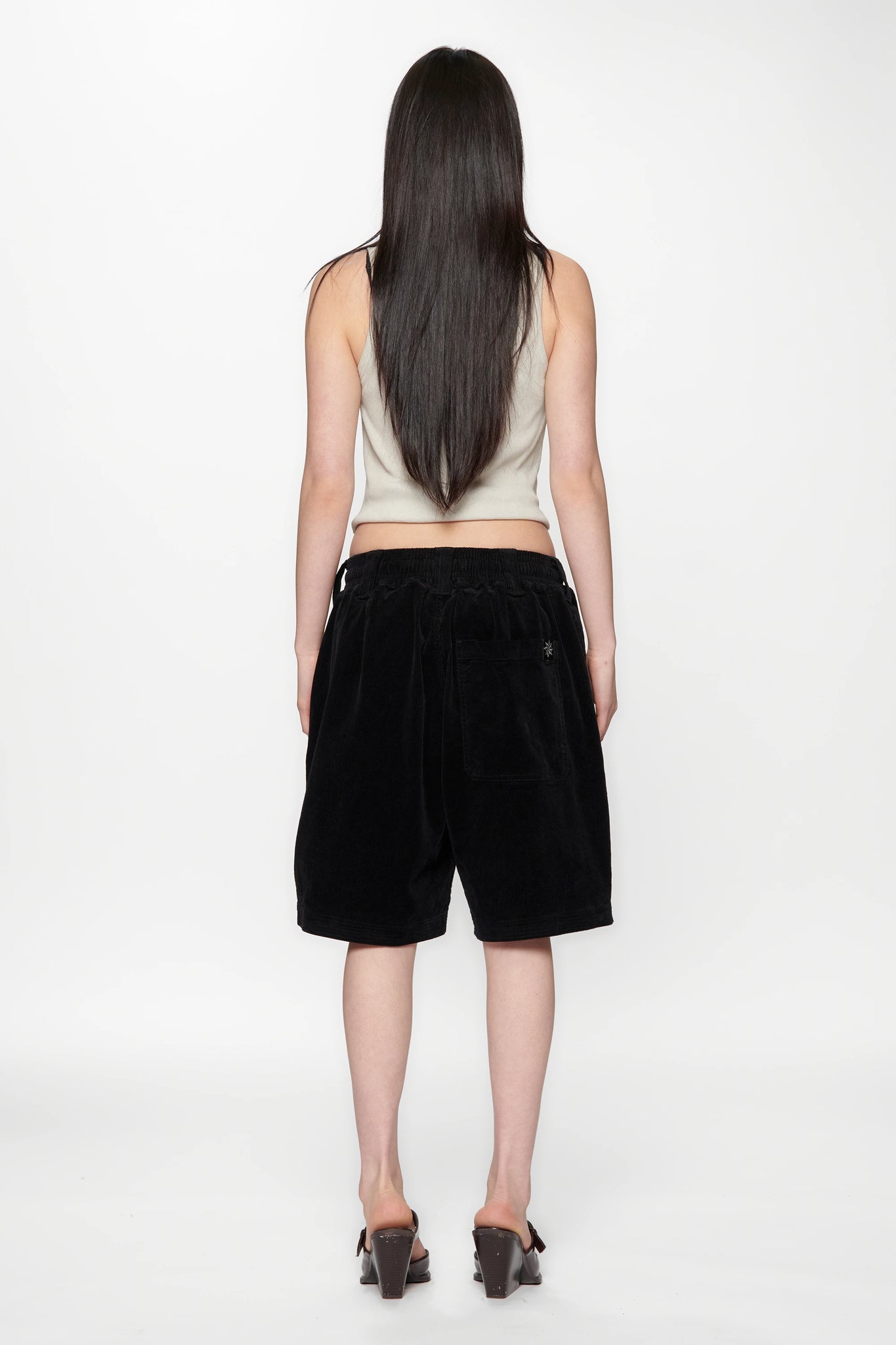 HANG SHORT - VINTAGE BLACK CORDUROY