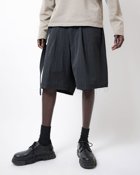 PLEATED SUIT SHORT - CHARCOAL PINSTRIPE